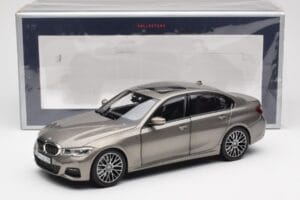 BMW 330i G20 Srebrn Norev 1:18 183275 Kovina – slika 8 od 8