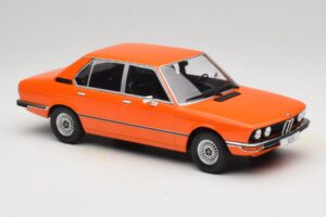 BMW 5 Series E12 Oranžen MCG 1:18 MCG18540 Kovina – slika 4 od 6