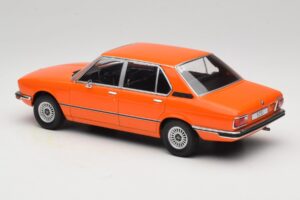 BMW 5 Series E12 Oranžen MCG 1:18 MCG18540 Kovina – slika 5 od 6