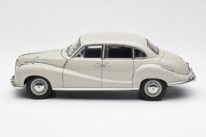 BMW 501 Cortina Siv AUTOart 1:18 80430393098 Kovina – slika 4 od 8