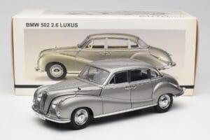 BMW 502 2.6 Luxus Silver Beige Metallic AUTOart 1:18 70591 Kovina – slika 8 od 8