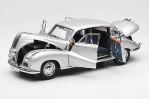 BMW 502 2.6 Luxus Super Srebrna AUTOart 1:18 70593 Kovina – slika 2 od 8