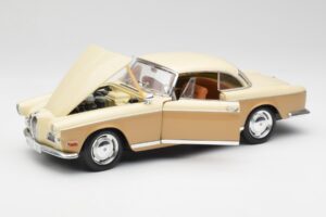 BMW 503 Bež Revell 1:18 8832 Kovina – slika 2 od 8