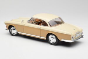 BMW 503 Bež Revell 1:18 8832 Kovina – slika 7 od 8