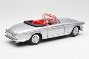 BMW 503 Srebrn Revell 1:18 18787 Kovina – slika 3 od 8
