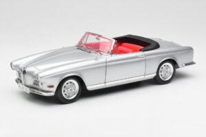 BMW 503 Srebrn Revell 1:18 18787 Kovina