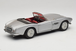 BMW 507 Kabriolet Srebrn Revell 1:18 8829 Kovina – slika 3 od 8