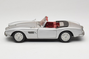 BMW 507 Kabriolet Srebrn Revell 1:18 8829 Kovina – slika 4 od 8