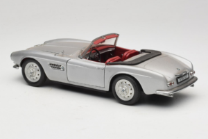 BMW 507 Kabriolet Srebrn Revell 1:18 8829 Kovina – slika 7 od 8