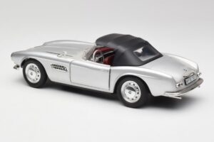 BMW 507 Srebrna Revell 1:18 9034 Kovina – slika 7 od 8