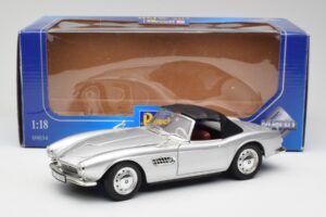 BMW 507 Srebrna Revell 1:18 9034 Kovina – slika 8 od 8