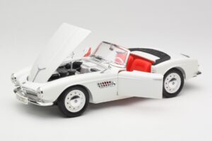 BMW 507 Touring Sport Feather White Revell 1:18 8810 Kovina – slika 2 od 8