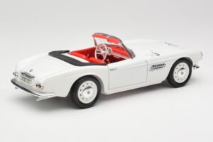 BMW 507 Touring Sport Feather White Revell 1:18 8810 Kovina – slika 3 od 8