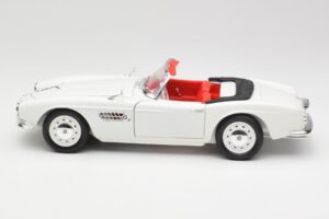 BMW 507 Touring Sport Feather White Revell 1:18 8810 Kovina – slika 4 od 8