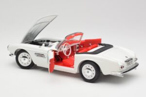 BMW 507 Touring Sport Feather White Revell 1:18 8810 Kovina – slika 5 od 8