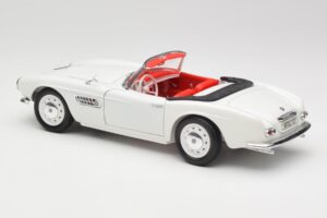 BMW 507 Touring Sport Feather White Revell 1:18 8810 Kovina – slika 7 od 8