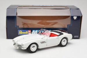 BMW 507 Touring Sport Feather White Revell 1:18 8810 Kovina – slika 8 od 8