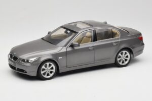 BMW 530i E60 Grey Metallic Revell 1:18 08841 Kovina