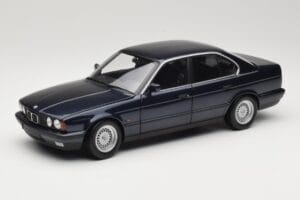 BMW 535i E34 Blue Metallic Minichamps 1:18 100024004 Kovina