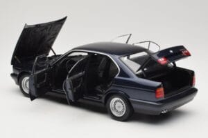 BMW 535i E34 Blue Metallic Minichamps 1:18 100024004 Kovina – slika 5 od 8