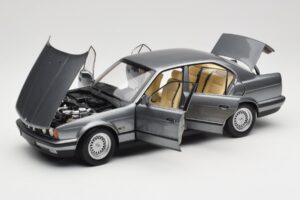 BMW 535i E34 Siva Metallic Minichamps 1:18 100024008 Kovina – slika 2 od 8