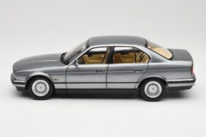 BMW 535i E34 Siva Metallic Minichamps 1:18 100024008 Kovina – slika 4 od 8