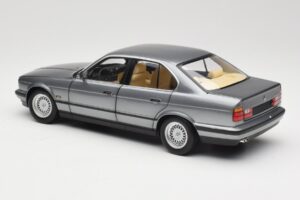 BMW 535i E34 Siva Metallic Minichamps 1:18 100024008 Kovina – slika 7 od 8