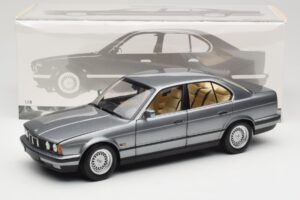 BMW 535i E34 Siva Metallic Minichamps 1:18 100024008 Kovina – slika 8 od 8