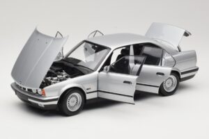 BMW 535i E34 Srebrna Minichamps 1:18 100024005 Kovina – slika 2 od 8