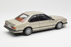 BMW 635 CSi E24 Bronzit Beige Metallic AUTOart 1:18 70523 Kovina – slika 3 od 8