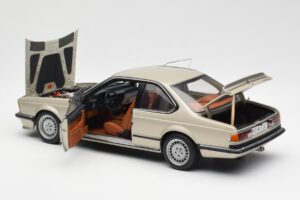 BMW 635 CSi E24 Bronzit Beige Metallic AUTOart 1:18 70523 Kovina – slika 5 od 8