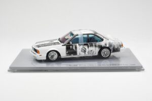 BMW 635 CSi E24 Art Car Robert Rauschenberg AUTOart 1:18 80430150924 Kovina – slika 3 od 8