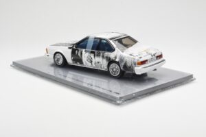 BMW 635 CSi E24 Art Car Robert Rauschenberg AUTOart 1:18 80430150924 Kovina – slika 5 od 8