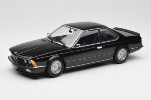BMW 635 CSi E24 Black Metallic Minichamps 1:18 155028104 Kovina