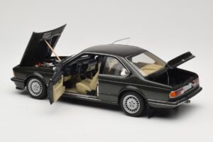 BMW 635 CSi E24 Malachit Green Metallic AUTOart 1:18 70522 Kovina – slika 5 od 8