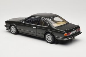 BMW 635 CSi E24 Malachit Green Metallic AUTOart 1:18 70522 Kovina – slika 7 od 8
