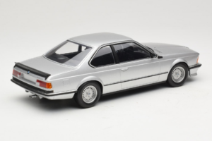 BMW 635 CSi E24 Srebrna Minichamps 1:18 155028107 Kovina – slika 2 od 6