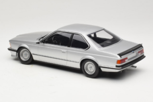 BMW 635 CSi E24 Srebrna Minichamps 1:18 155028107 Kovina – slika 5 od 6