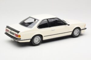 BMW 635 CSi E24 Bela Minichamps 1:18 155028102 Kovina – slika 2 od 6