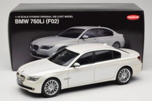 BMW 7 Series F02 760Li Brilliant White Kyosho 1:18 08783BRW Kovina – slika 8 od 8