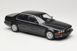 BMW 730i E32 Black Metallic Minichamps 1:18 100023002 Kovina – slika 6 od 8