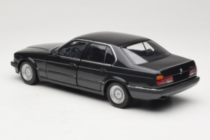 BMW 730i E32 Black Metallic Minichamps 1:18 100023002 Kovina – slika 7 od 8