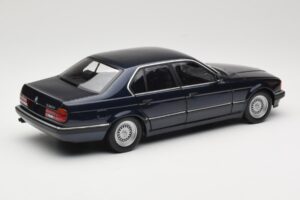 BMW 730i E32 Modra Metallic Minichamps 1:18 100023006 Kovina – slika 3 od 8
