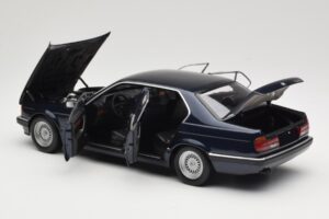 BMW 730i E32 Modra Metallic Minichamps 1:18 100023006 Kovina – slika 5 od 8