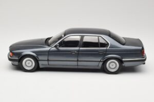 BMW 730i E32 Grey Metallic Minichamps 1:18 100023005 Kovina – slika 4 od 8
