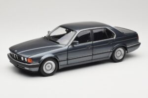 BMW 730i E32 Grey Metallic Minichamps 1:18 100023005 Kovina