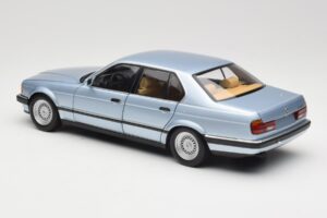 BMW 730i E32 Svetlo Modra Metallic Minichamps 1:18 100023008 Kovina – slika 7 od 8
