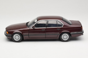 BMW 730i E32 Red Metallic Minichamps 1:18 100023001 Kovina – slika 4 od 8