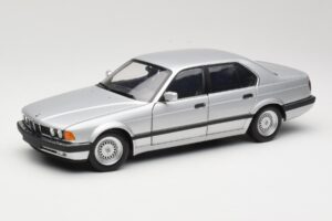 BMW 730i E32 Srebrna Minichamps 1:18 100023000 Kovina