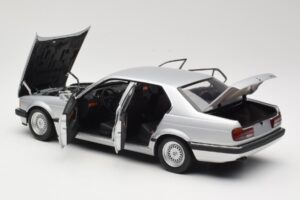 BMW 730i E32 Srebrna Minichamps 1:18 100023000 Kovina – slika 5 od 8